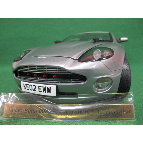 410 - 1:12 scale detailed metal and plastic model of an Aston Martin V12 Vanquish driven by James Bond in ... 