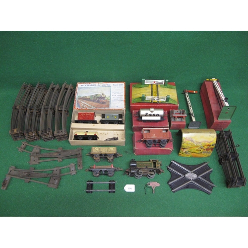 576 - Loft find Hornby O gauge items to comprise: 1936-1941 M3 0-4-0T No. 6600 in Great Western lined gree... 