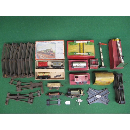 576 - Loft find Hornby O gauge items to comprise: 1936-1941 M3 0-4-0T No. 6600 in Great Western lined gree... 
