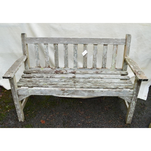 23 - Wooden garden bench - 50.5