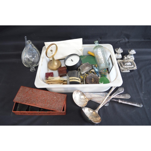 79 - Tray of sundry items to include: cinnabar box, three silverplated labels and glass water barometer e... 