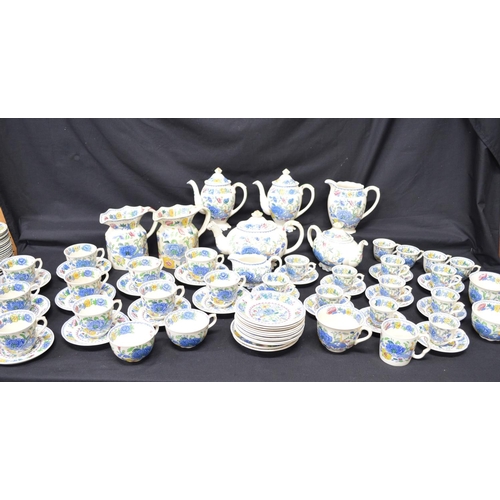 12 - Large collection of Mason's Regency pattern tea and dinnerware to comprise: approx 250 pieces includ... 