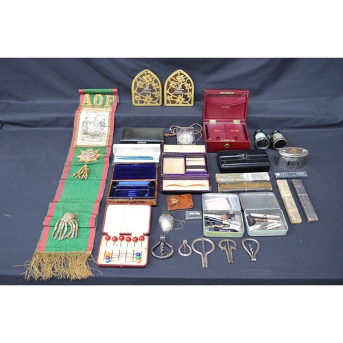 65 - Quantity of sundry items to include: jewellery box, razors, binoculars and corkscrews etc