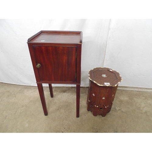 500 - Octagonal inlaid carved hardwood occasional table (inlay missing from edges) - 10.75