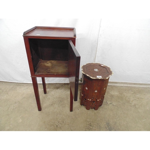 500 - Octagonal inlaid carved hardwood occasional table (inlay missing from edges) - 10.75