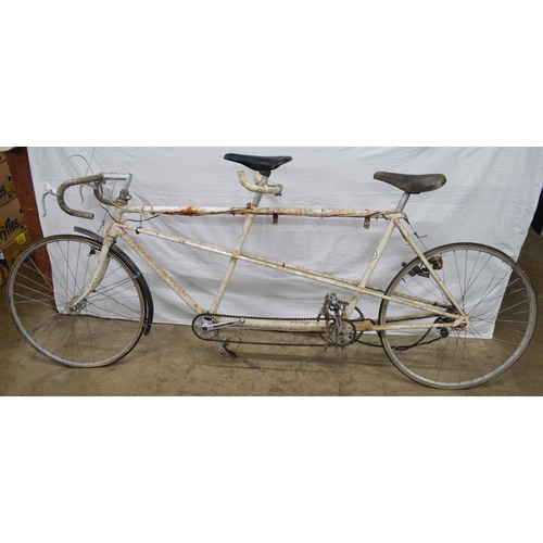 1 - Hand painted tandem racing bicycle (in af condition)