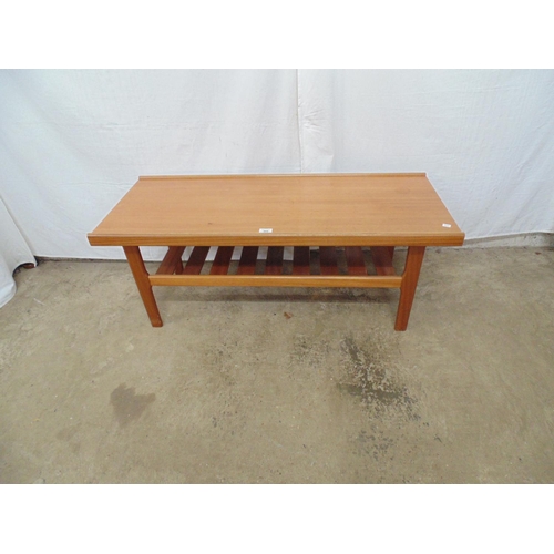 495 - Mid century teak coffee table having ladder style second tier, standing on straight legs - 112cm x 4... 