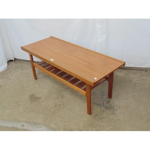 495 - Mid century teak coffee table having ladder style second tier, standing on straight legs - 112cm x 4... 