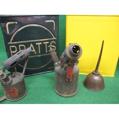 24 - Pratts and plain two gallon fuel cans with caps (restored), two Monitor blow lamps, Aladdin Pink par... 