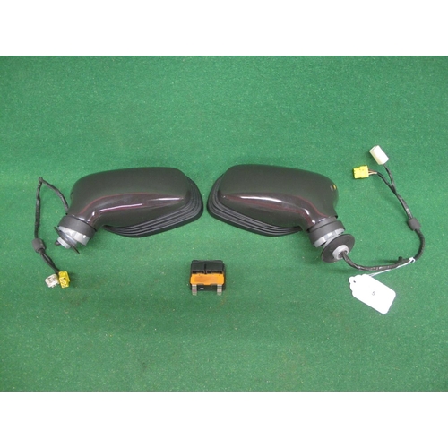 5 - Pair of modern electric wing mirrors with positioning switch