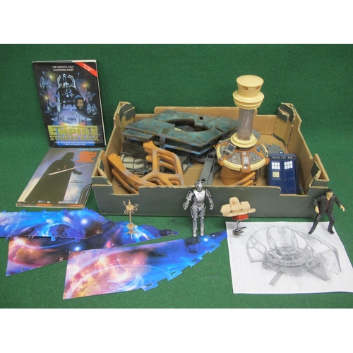 501 - BBC 10th Dr Who Tardis playset including The Doctor and a Cyberman together with two hardback Star W... 