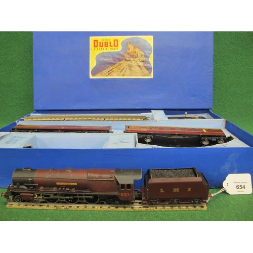 654 - 1940's/1950's HD 3 Rail EDP2 LMS Passenger Train set containing: 4-6-2 tender locomotive No. 6231 Du... 