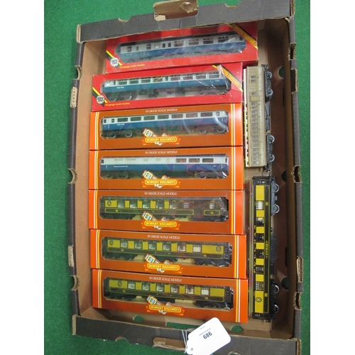 686 - Nine 1970's/1980's Hornby coaches to comprise: R921 and 922, R425 & 427 (Restaurant-Buffet), all in ... 