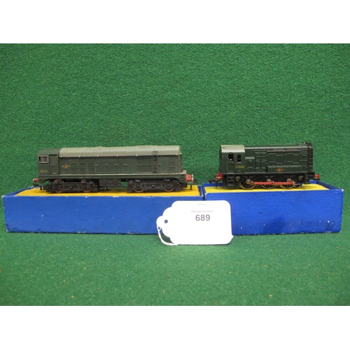 689 - Two HD 3 Rail diesel locomotives to comprise: 08 Shunter with 2 Rail BR green D3302 body (front buff... 