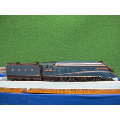 690 - 1938-1941 HD 3 Rail EDP1 Passenger Train Set containing: A4 4-6-2 locomotive and tender No. 4498 Sir... 