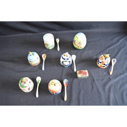 191 - Group of boxed Old Tupton ware ceramics to comprise: egg shaped pot, trinket box and six honey pots ... 