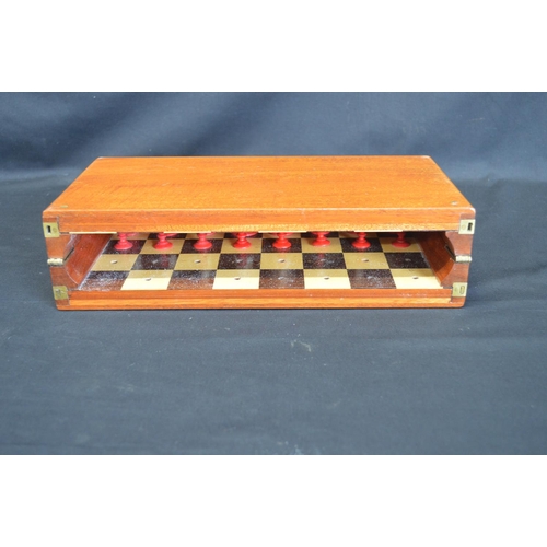 228 - 19th/20th century Jaques & Sons Ltd In Statu Quo mahogany cased bone travelling chess set complete w... 