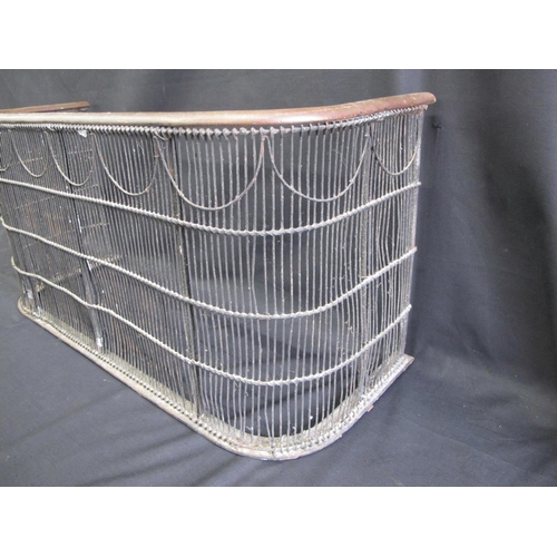 26 - Wirework fire fender with brass top rain - 66cm x 24cm x 32cm tall