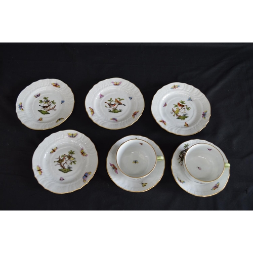 43 - Small quantity of Herend Rothschild Bird pattern tea china to comprise: two tea cups, two saucers an... 