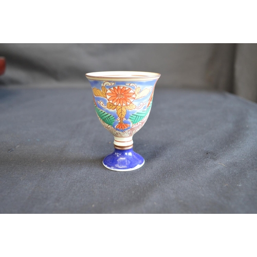 46 - Group of Oriental ceramics to comprise: Lazy Susan - 32cm dia, blue & white decorated plate - 30.5cm... 