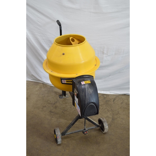 39 - 63L electric concrete mixer (sold as seen)