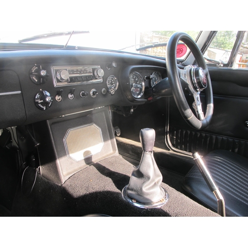 210 - 1971 MG B Coupe/Convertible.  Registration No. KHF 461K.  Chassis No. GHN5248740G.  Engine No. 18GGW... 