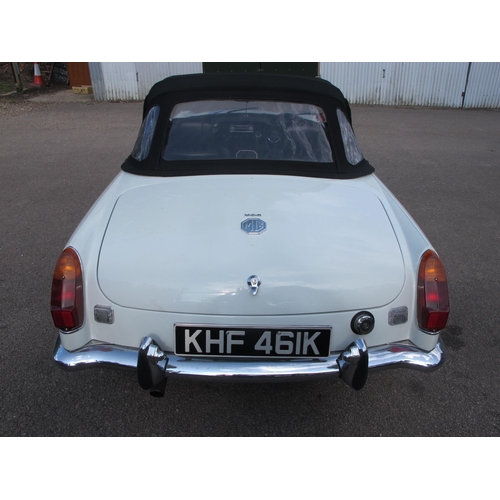 210 - 1971 MG B Coupe/Convertible.  Registration No. KHF 461K.  Chassis No. GHN5248740G.  Engine No. 18GGW... 