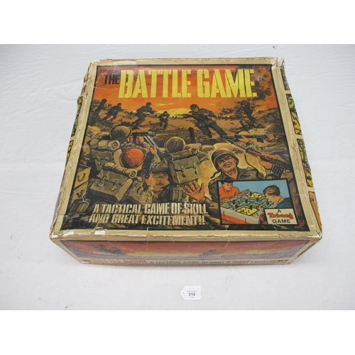 319 - Triang plastic Battle Game with tub of parts and a copy of the instructions, boxed - 20