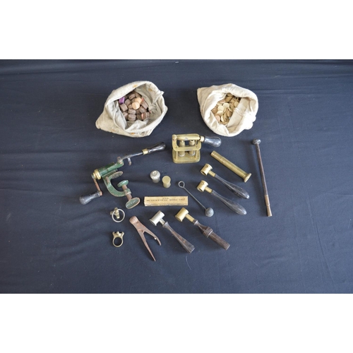 178 - Quantity of cartridge loading sundries and associated items to include: Sykes shot measure and other... 