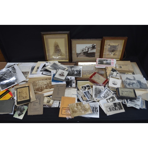 181 - Collection of mostly black and white photographs and postcards to include: scenes of Crowborough and... 