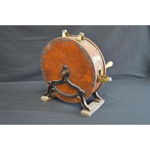 200 - Spong table top knife sharpener on iron frame - 43cm wide