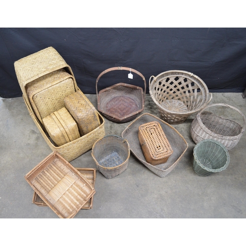 214 - Collection of various wicker baskets