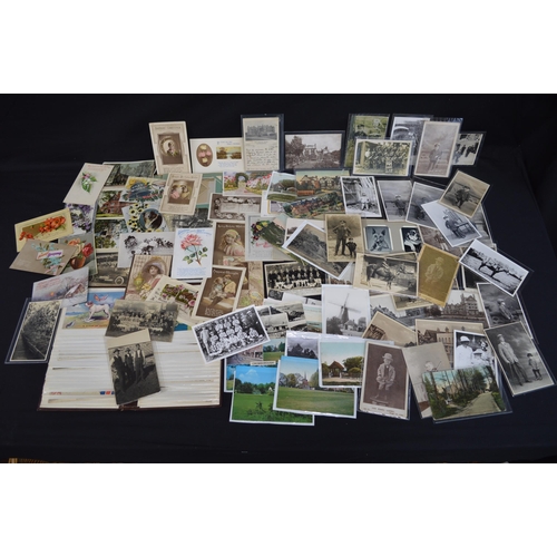 216 - Quantity of black & white and colour postcards to include 1934 Australian cricket team etc