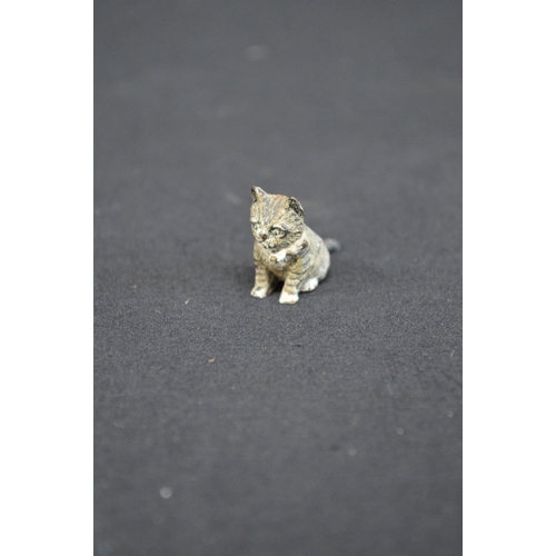 227 - Group of four cold painted bronze figures to comprise: Peter Rabbit - 4cm tall, lizard, kitten and g... 