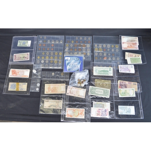 232 - Quantity of mostly world coins together with Royal Mint 1983 Heinz uncirculated coin collection and ... 