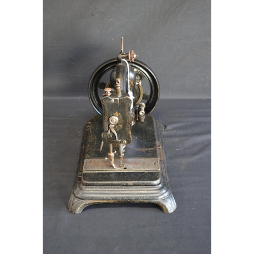 301 - 19th century Elsa, Baach & Klie hand operated sewing machine Serial No. 77321 - 37cm wide