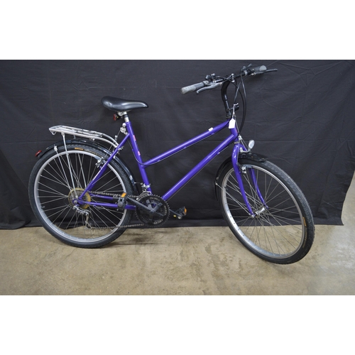 124 - Ladies purple mountain bicycle