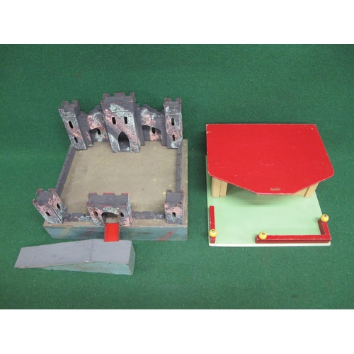 157 - Possibly Triang wood, card and metal model fort which assembles on its own - 37cm x 30.5cm x 7.75cm ... 