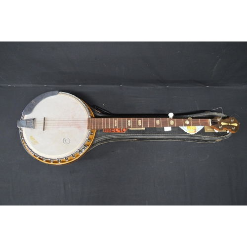 182 - Un-named banjo in hard case