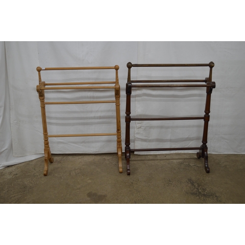 379 - Mahogany towel rail having five rails united by turned supports with splayed feet - 66cm x 21cm x 90... 