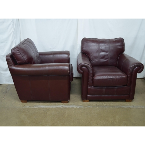 418 - Pair of Wade Addington leather armchairs with removable cushions, standing on block feet - 99cm x 90... 