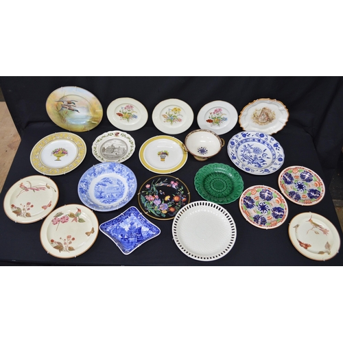 53 - Quantity of Wedgwood ceramics to include: footed bowl, plates and a shaped dish