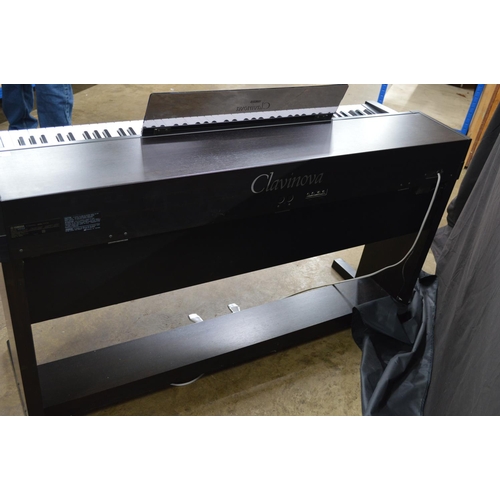 18 - Yamaha Clavinova CLP 50 piano - 136cm wide (Sold as seen)