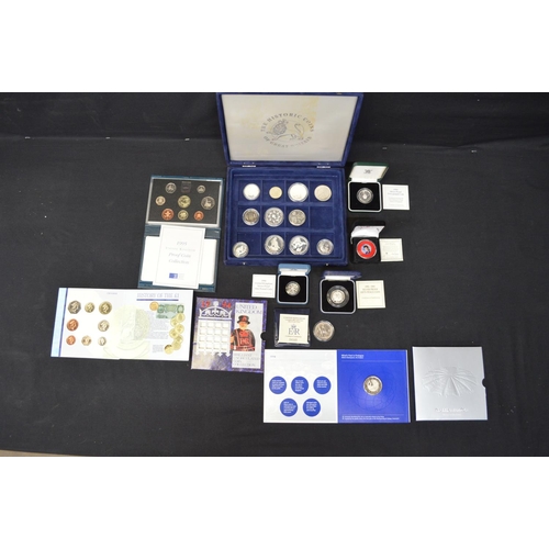 266 - Collection of Royal Mint and other coins to include: 1992-1993 EC Presidency Silver Proof 50p, 1994 ... 