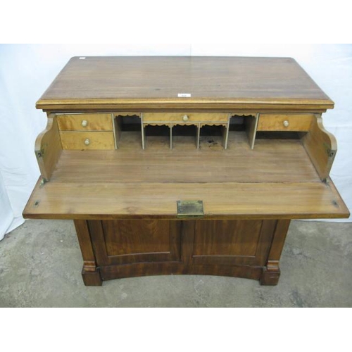 456 - Mahogany secretaire, the fall front drawer opening to an arrangement of maple fronted drawers and pi... 