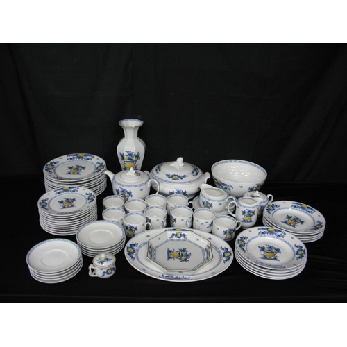 112 - Portuguese Vista Alegre porcelain part tea and dinner ware to comprise: eight tea cups, ten 16.5cm s... 