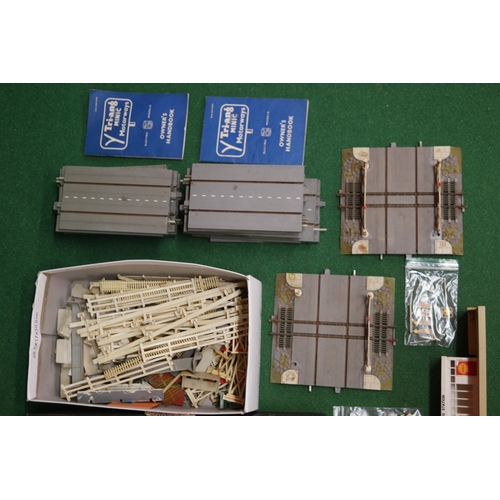 Quantity of Triang Minic Motorway items to include: fire engine, LT bus ...