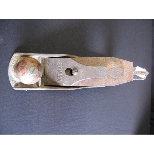 117 - Collection of three planes to comprise: Record No. 06, Bailey No. 7 and a Stanley No. 4