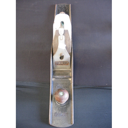 117 - Collection of three planes to comprise: Record No. 06, Bailey No. 7 and a Stanley No. 4