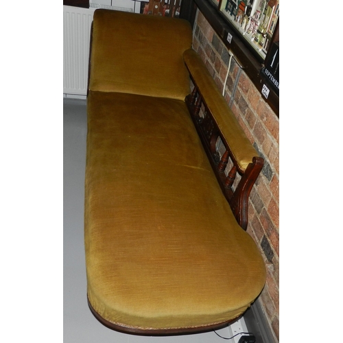 112 - Day bed sofa on wheels apx 191cm length,